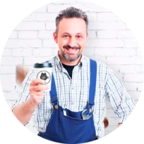 Бодрящий кофе рядом с работой